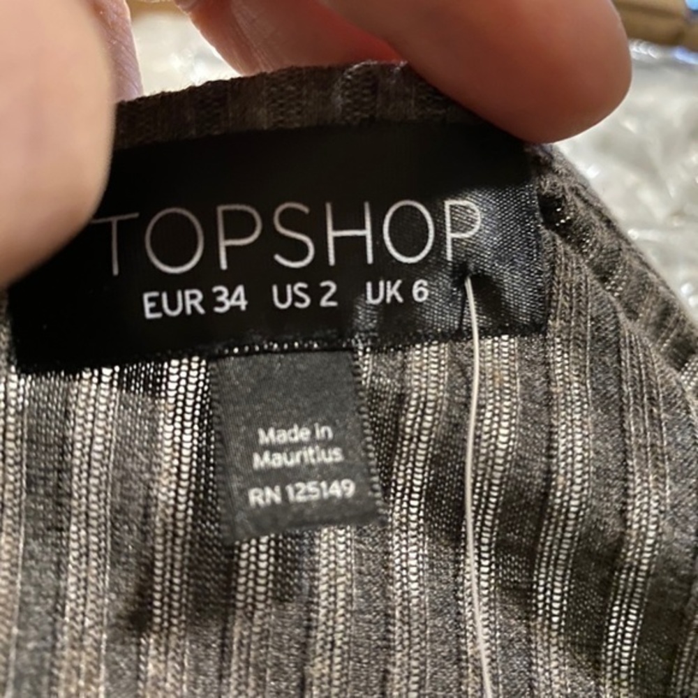 TOPSHOP RIBBED RIB CROP TOP TEE NWT SIZES 2 4 6 8 AVAILABLE BRAND NEW - Picture 8 of 12